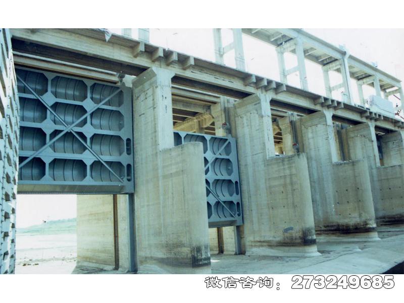北京水库钢制闸门